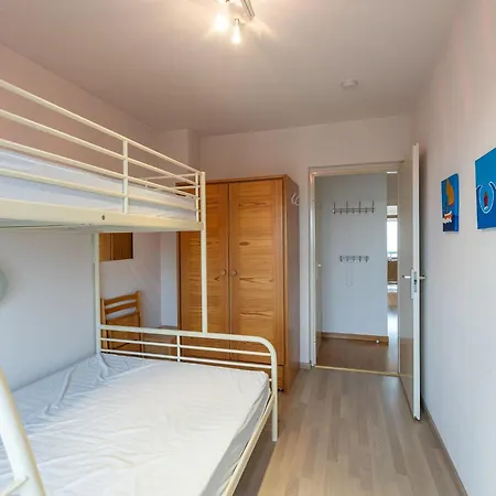 With Spacious Living Apartment *