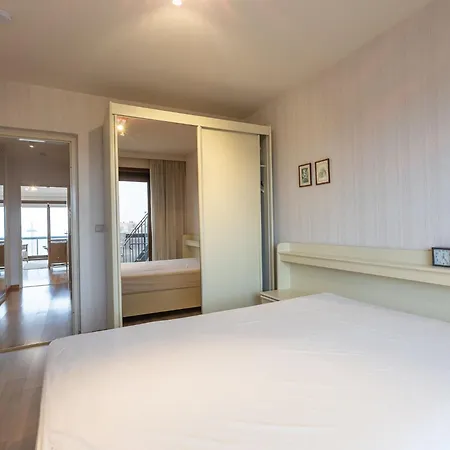 アパート With Sea View And Sunny Terrace