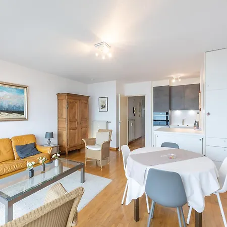 Apartment With Spacious Living Middelkerke